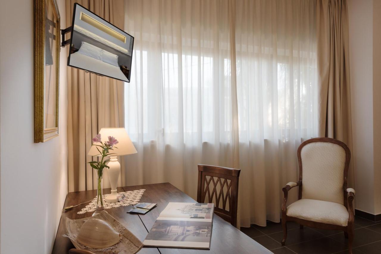 La Chiocciola Bed & Breakfast กาสตริญาโน เดล กาโป ภายนอก รูปภาพ